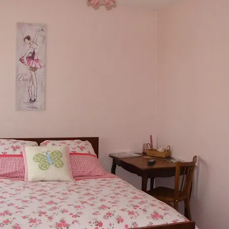 Des Bonnes Gens Maison d'hôtes Saint-Aubin-du-Perron