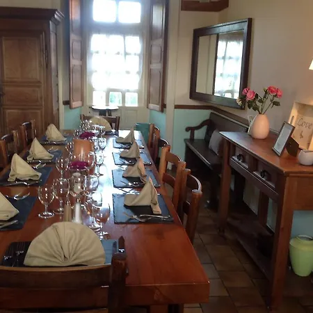 Des Bonnes Gens Saint-Aubin-du-Perron