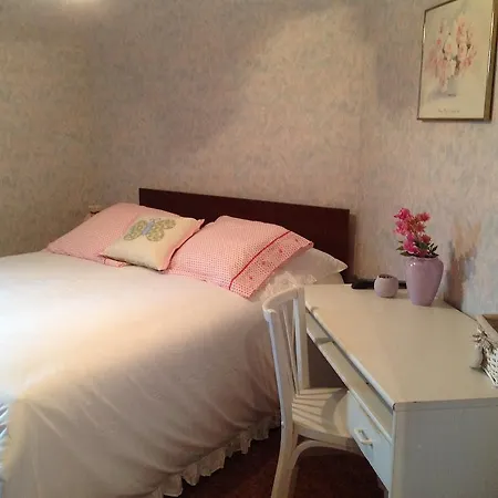 Des Bonnes Gens Saint-Aubin-du-Perron