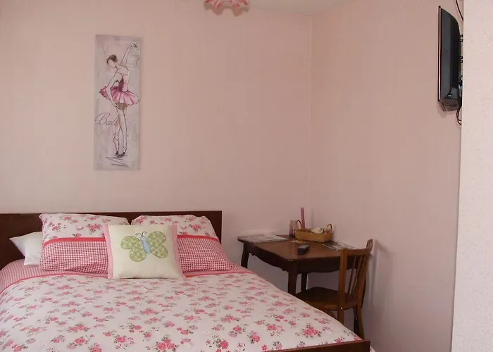 Des Bonnes Gens Maison d'hôtes Saint-Aubin-du-Perron