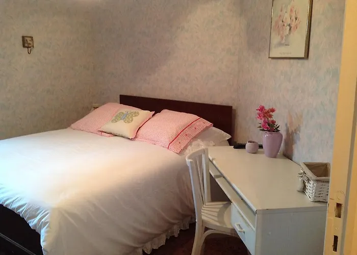 Des Bonnes Gens Saint-Aubin-du-Perron